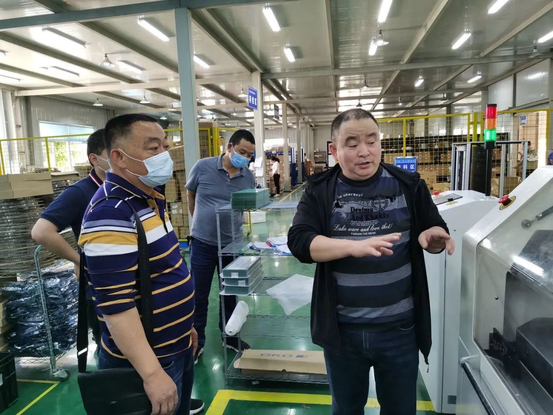 見證企業(yè)實力！意向客戶到訪參觀久遠智能工廠